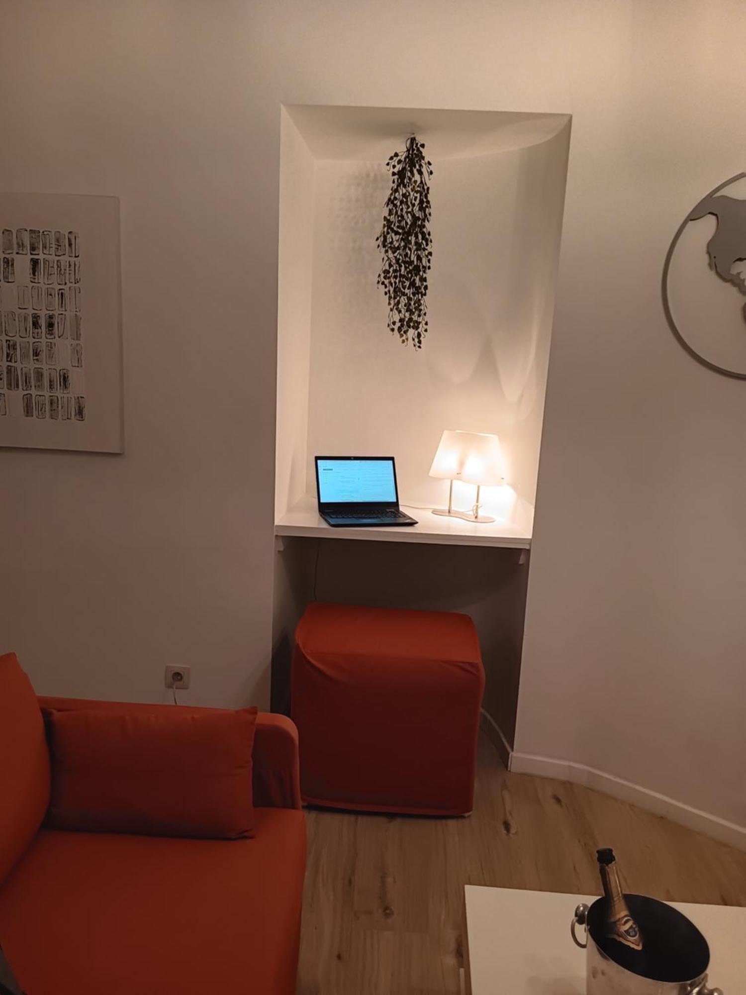 The Luxury White Suite Σαρλρουά Εξωτερικό φωτογραφία
